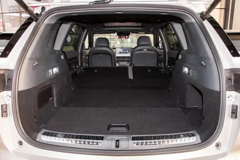 20万级大六座SUV，三排独立座椅，配冰箱彩电沙发，续航超1200km