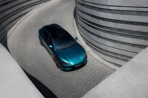 全新一代腾势Z9GT发布，峡湾绿好看吗？