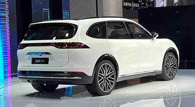 现代索纳塔，售价17.38万元，2.0T+8AT，配置丰富，适合家用