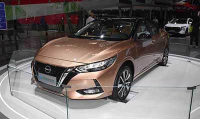 现代索纳塔，售价17.38万元，2.0T+8AT，配置丰富，适合家用