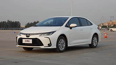 现代索纳塔，售价17.38万元，2.0T+8AT，配置丰富，适合家用