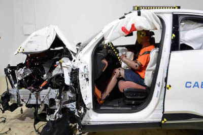 搭载2.0L油电混动，广汽传祺E8荣耀版将于7月16日上市