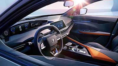 现代索纳塔，售价17.38万元，2.0T+8AT，配置丰富，适合家用