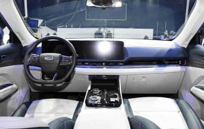 搭载2.0L油电混动，广汽传祺E8荣耀版将于7月16日上市